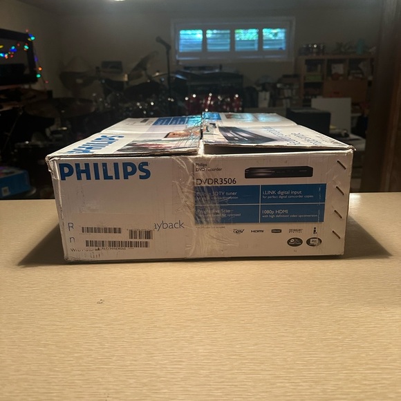 Philips DVD Recorder / Player DVDR3506/37 w/ HDMI Cable And Remote New In Box - Picture 3 of 6